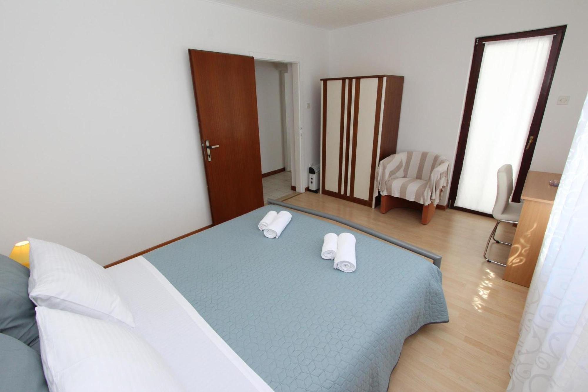 Apartments Knezovic 로비니 객실 사진
